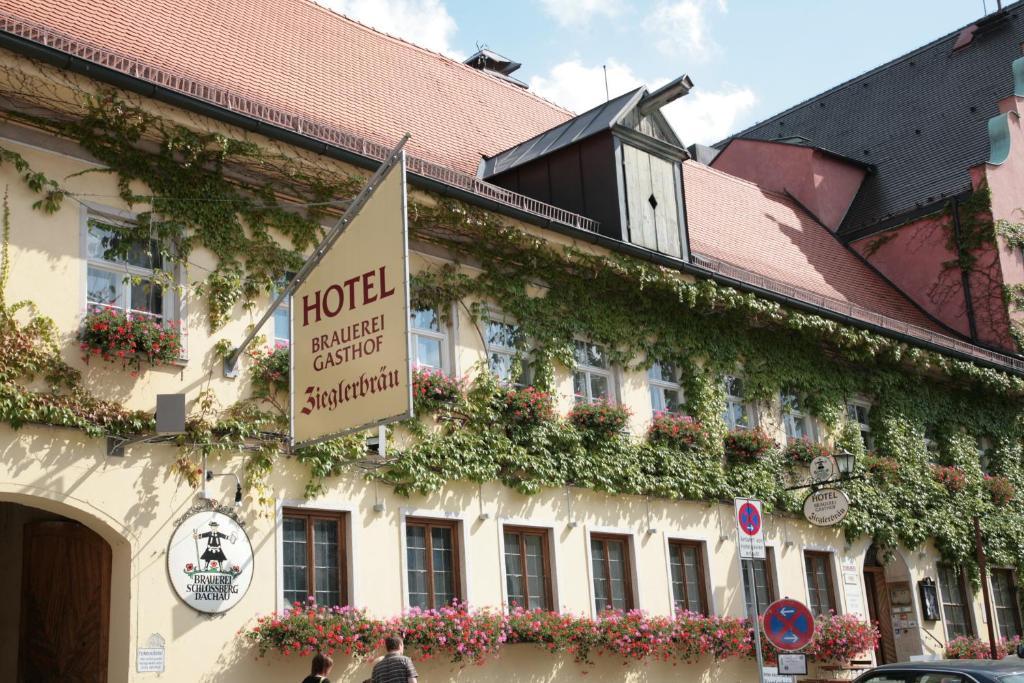 Altstadt-Hotel Zieglerbraeu Дахау Экстерьер фото