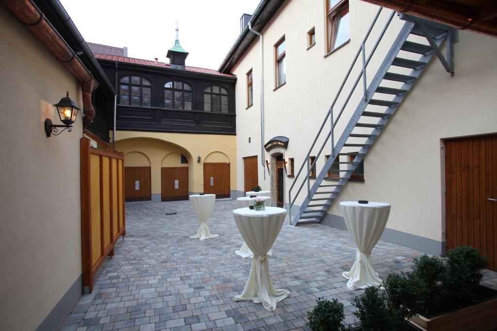 Altstadt-Hotel Zieglerbraeu Дахау Экстерьер фото