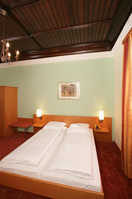 Altstadt-Hotel Zieglerbraeu Дахау Номер фото