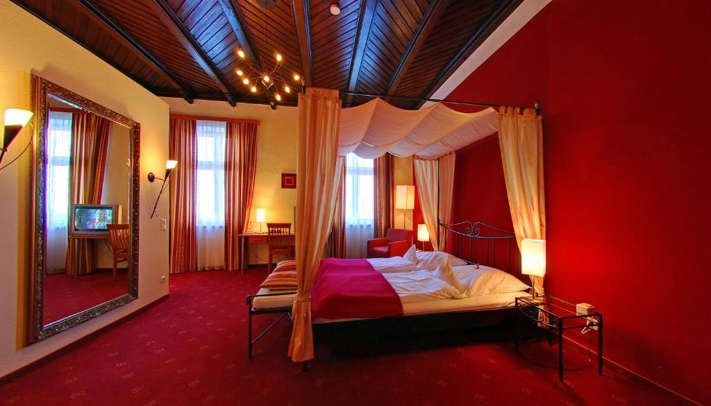 Altstadt-Hotel Zieglerbraeu Дахау Номер фото